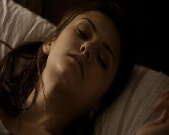 VampireDiariesWorld_dot_org-1x03FridayNightBites2251.jpg