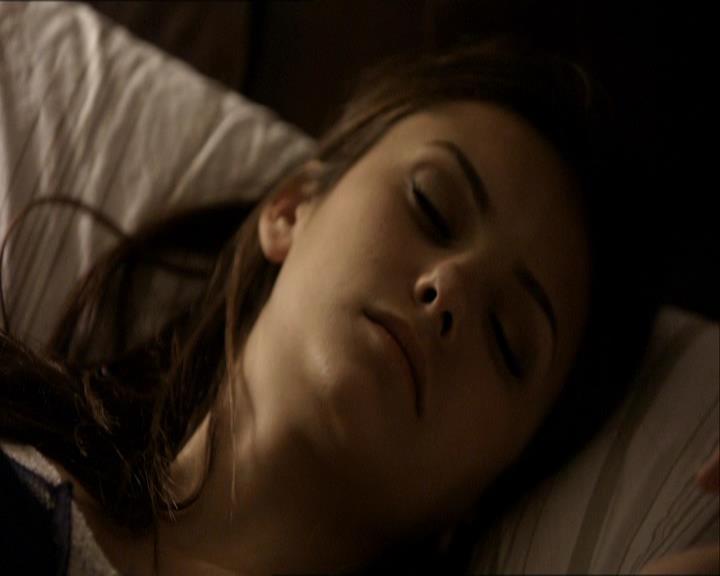 VampireDiariesWorld_dot_org-1x03FridayNightBites2253.jpg