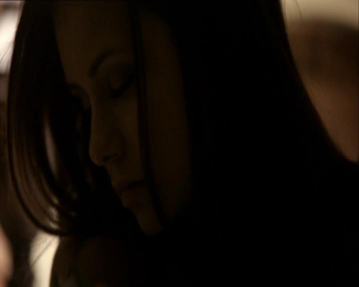 VampireDiariesWorld_dot_org-1x03FridayNightBites2262.jpg