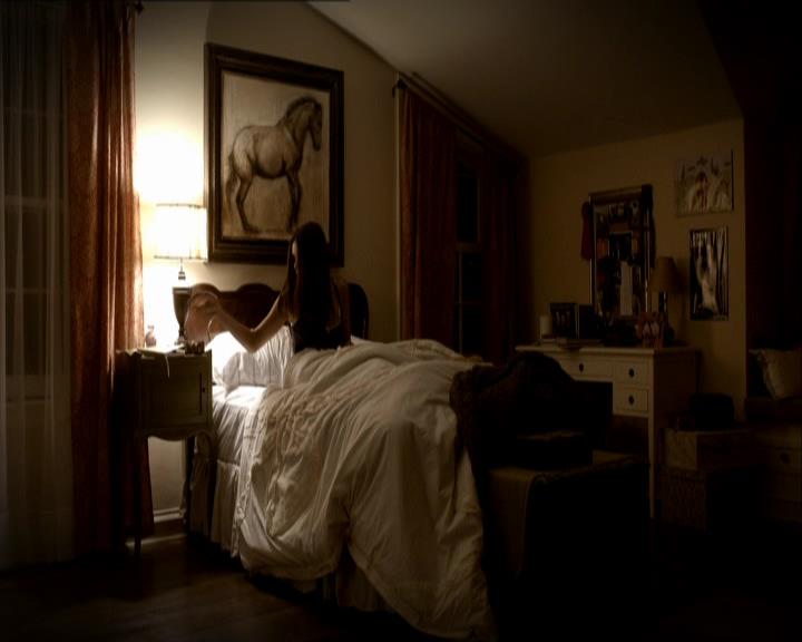 VampireDiariesWorld_dot_org-1x03FridayNightBites2264.jpg