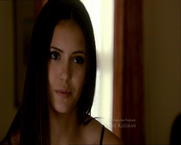 VampireDiariesWorld_dot_org-104FamilyTies0324.jpg