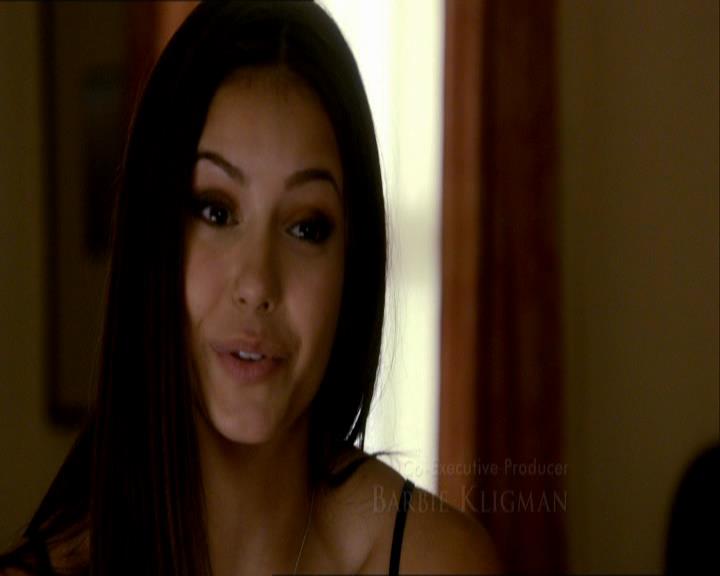 VampireDiariesWorld_dot_org-104FamilyTies0326.jpg