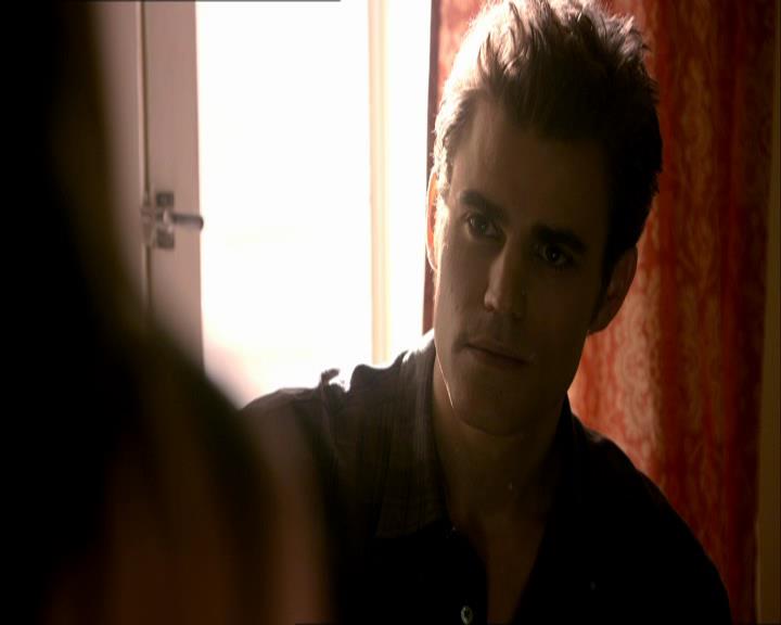 VampireDiariesWorld_dot_org-104FamilyTies0328.jpg