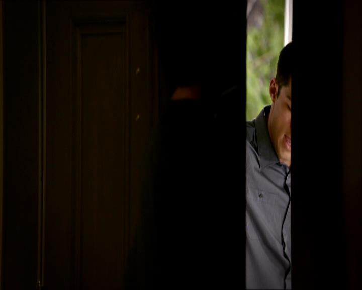 VampireDiariesWorld_dot_org-104FamilyTies0732.jpg