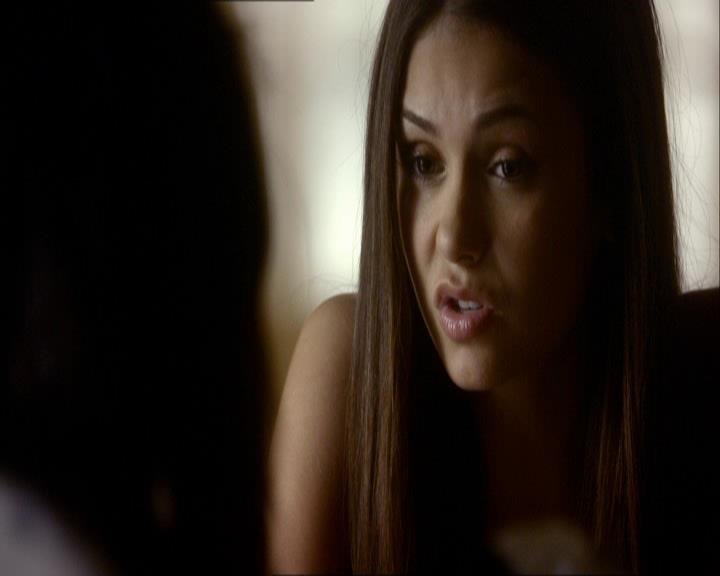 VampireDiariesWorld_dot_org-104FamilyTies0775.jpg