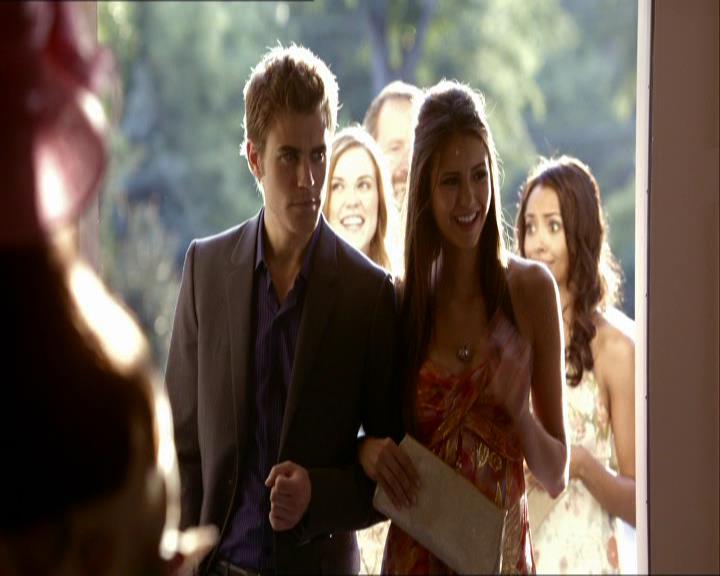 VampireDiariesWorld_dot_org-104FamilyTies1146.jpg