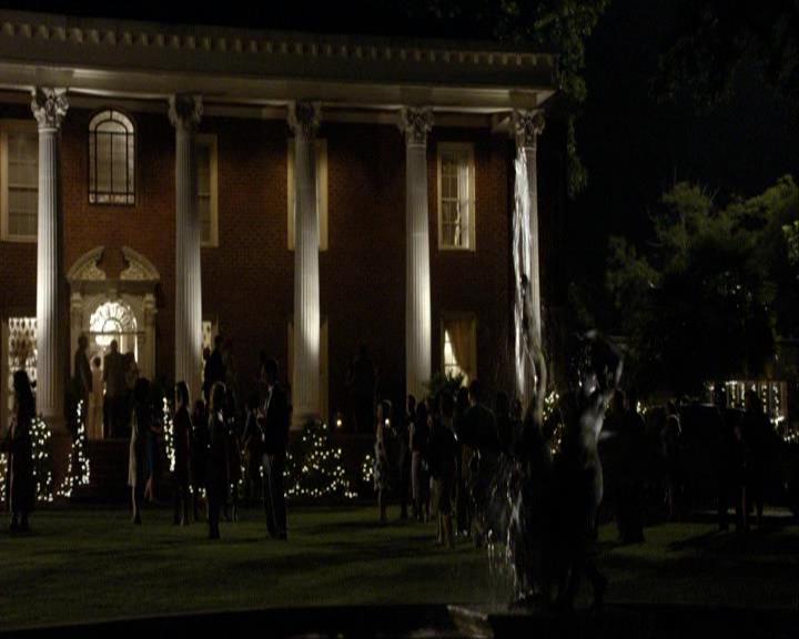VampireDiariesWorld_dot_org-104FamilyTies1167.jpg VampireDiariesWorld_dot_org-104FamilyTies1167.jpg