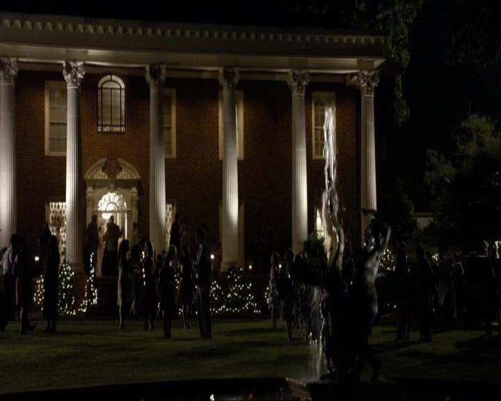 VampireDiariesWorld_dot_org-104FamilyTies1168.jpg VampireDiariesWorld_dot_org-104FamilyTies1168.jpg