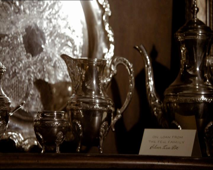 VampireDiariesWorld_dot_org-104FamilyTies1175.jpg