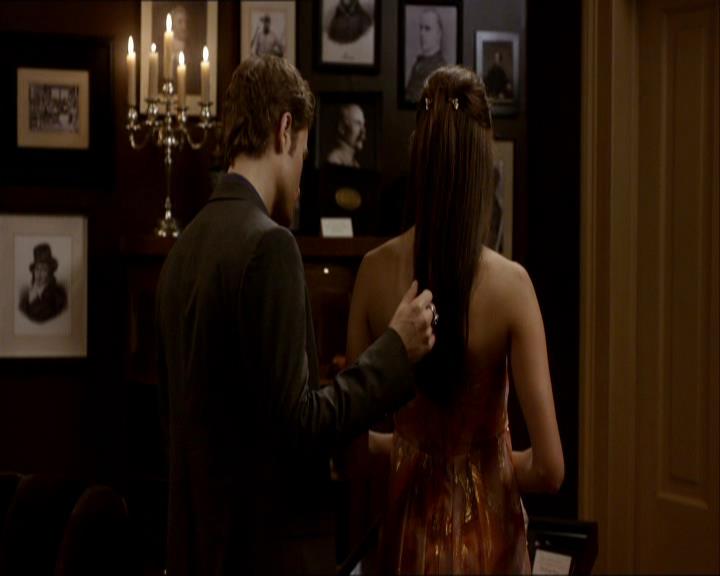VampireDiariesWorld_dot_org-104FamilyTies1184.jpg