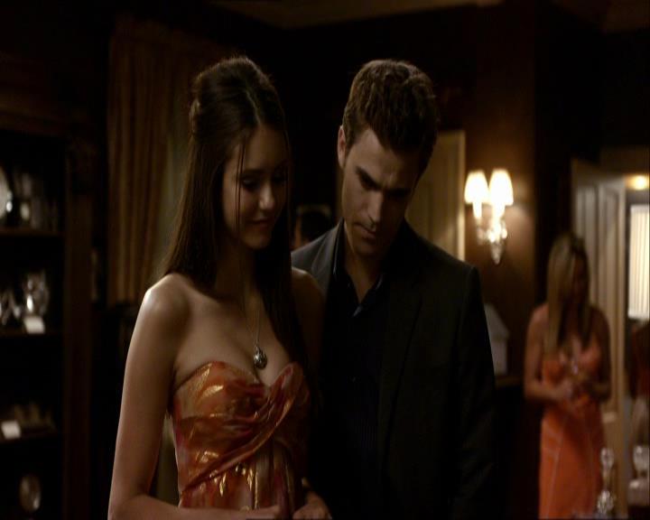 VampireDiariesWorld_dot_org-104FamilyTies1187.jpg