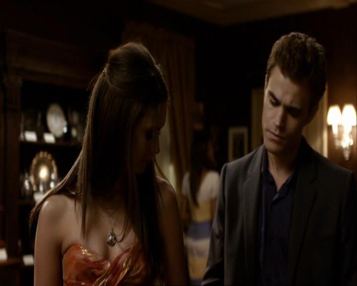 VampireDiariesWorld_dot_org-104FamilyTies1196.jpg