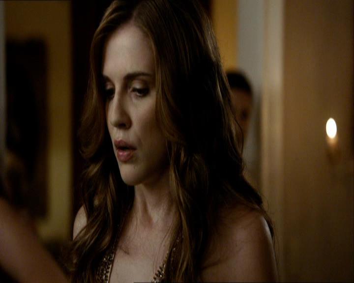 VampireDiariesWorld_dot_org-104FamilyTies1201.jpg