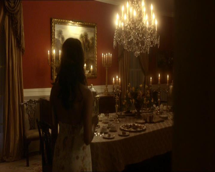 VampireDiariesWorld_dot_org-104FamilyTies1915.jpg