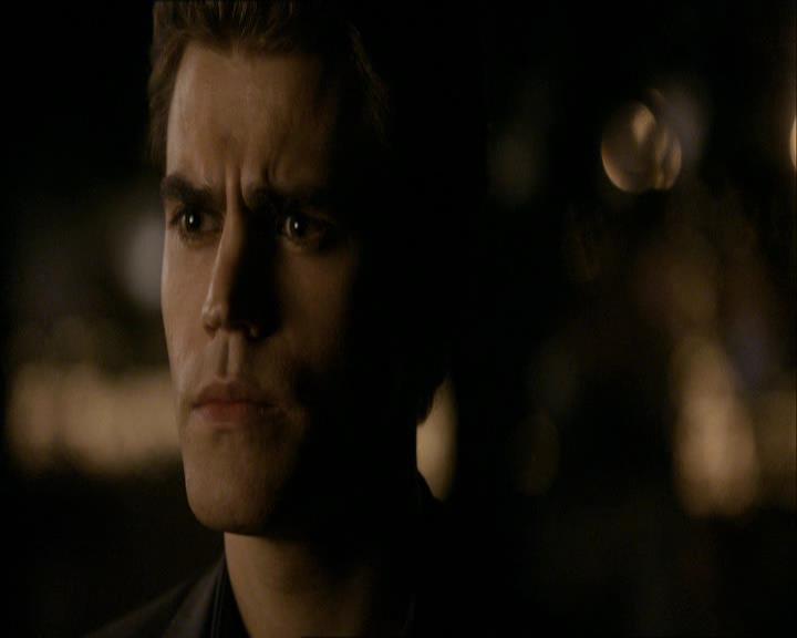VampireDiariesWorld_dot_org-104FamilyTies1987.jpg