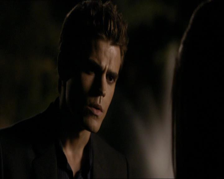 VampireDiariesWorld_dot_org-104FamilyTies1993.jpg