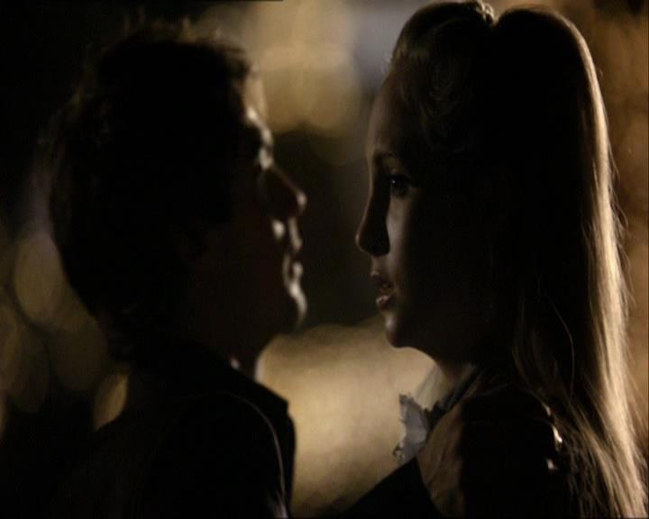 VampireDiariesWorld_dot_org-104FamilyTies2105.jpg