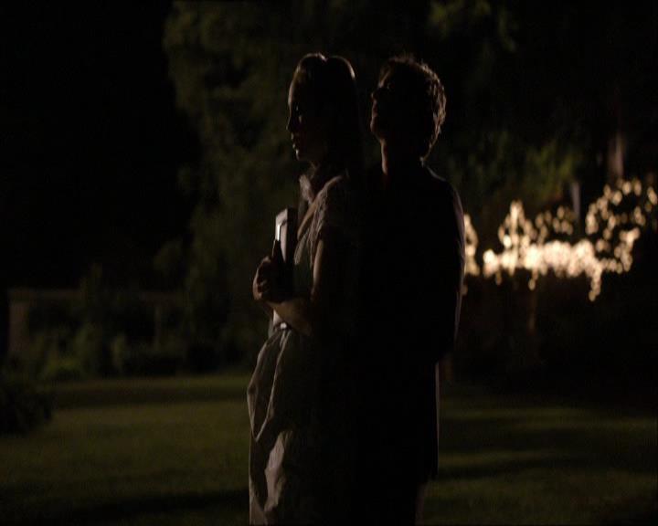 VampireDiariesWorld_dot_org-104FamilyTies2109.jpg VampireDiariesWorld_dot_org-104FamilyTies2109.jpg