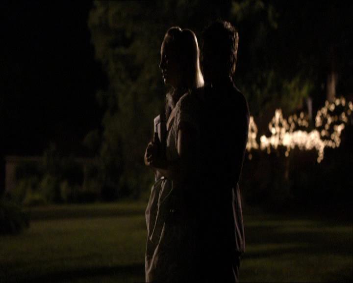 VampireDiariesWorld_dot_org-104FamilyTies2111.jpg