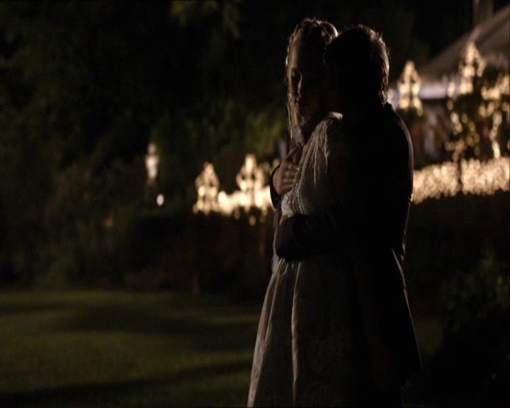 VampireDiariesWorld_dot_org-104FamilyTies2124.jpg