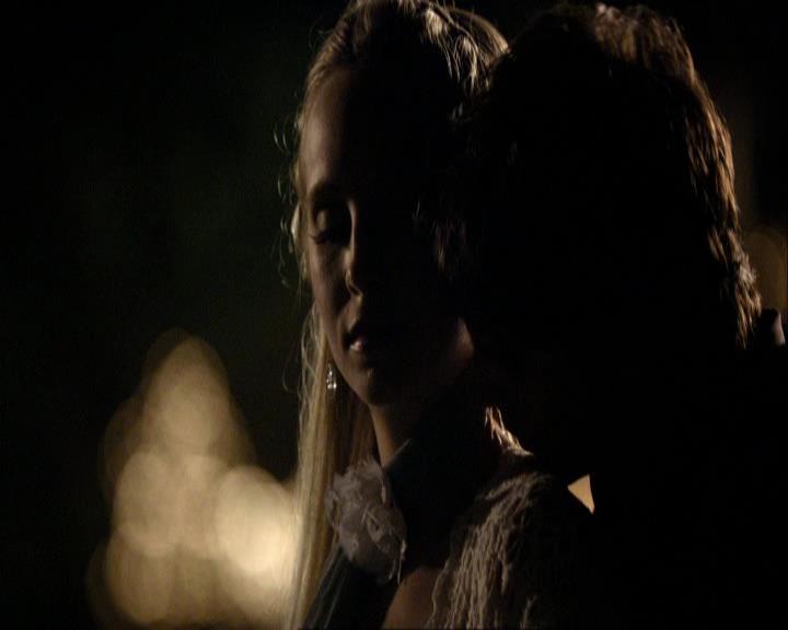VampireDiariesWorld_dot_org-104FamilyTies2133.jpg