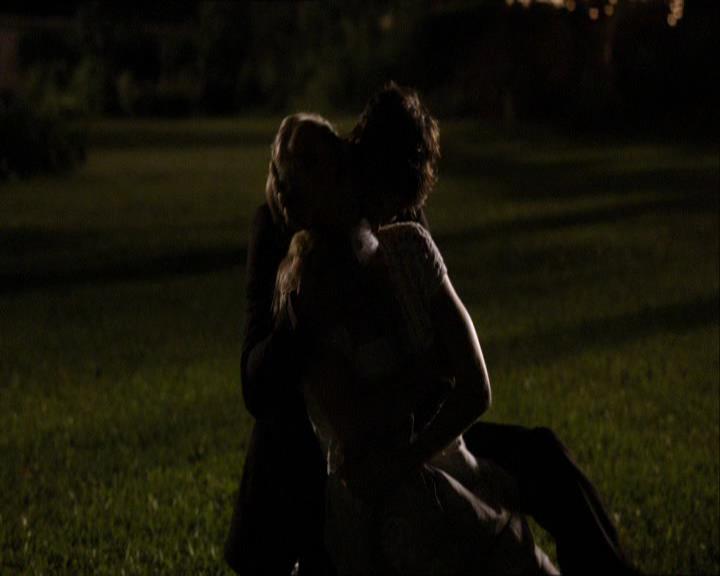 VampireDiariesWorld_dot_org-104FamilyTies2140.jpg