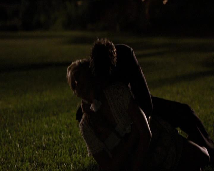 VampireDiariesWorld_dot_org-104FamilyTies2142.jpg