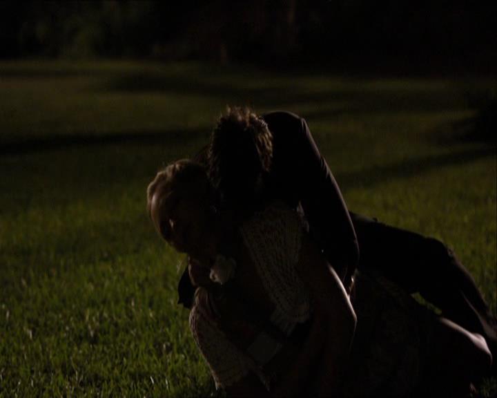 VampireDiariesWorld_dot_org-104FamilyTies2143.jpg