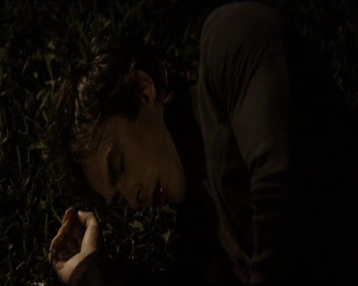 VampireDiariesWorld_dot_org-104FamilyTies2157.jpg