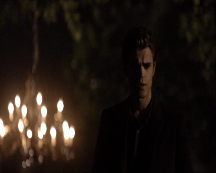 VampireDiariesWorld_dot_org-104FamilyTies2160.jpg