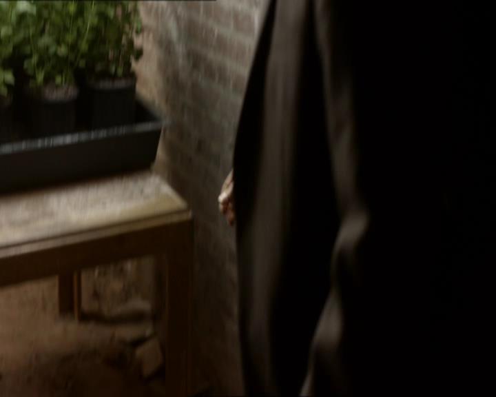 VampireDiariesWorld_dot_org-104FamilyTies2220.jpg VampireDiariesWorld_dot_org-104FamilyTies2220.jpg