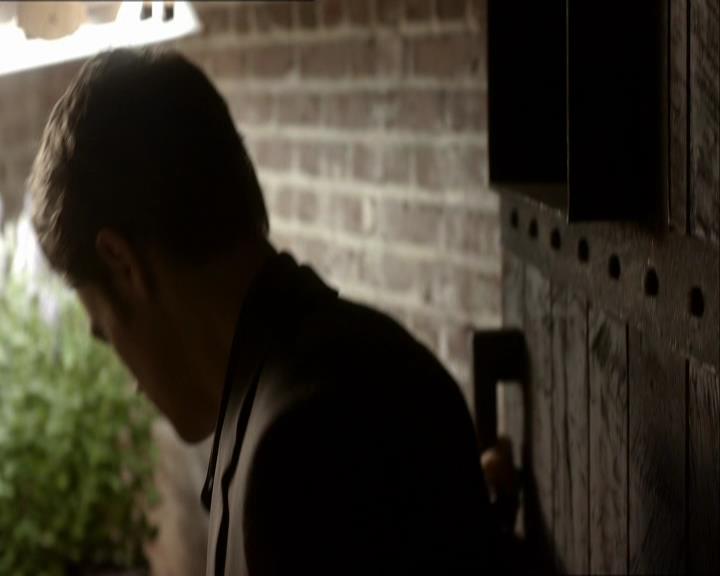 VampireDiariesWorld_dot_org-104FamilyTies2221.jpg