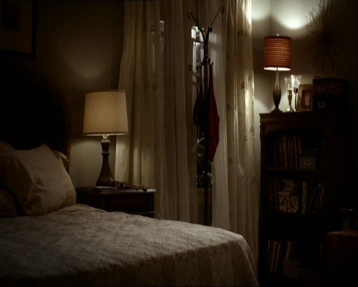 VampireDiariesWorld_dot_org-105YoureUndeadToMe1030.jpg
