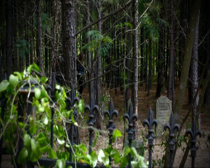 VampireDiariesWorld_dot_org-105YoureUndeadToMe1478.jpg