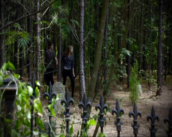 VampireDiariesWorld_dot_org-105YoureUndeadToMe1482.jpg