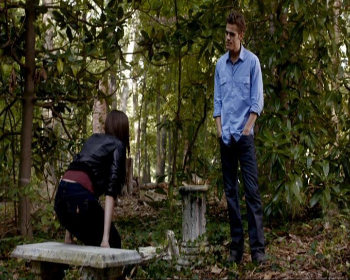 VampireDiariesWorld_dot_org-106LostGirls0908.jpg