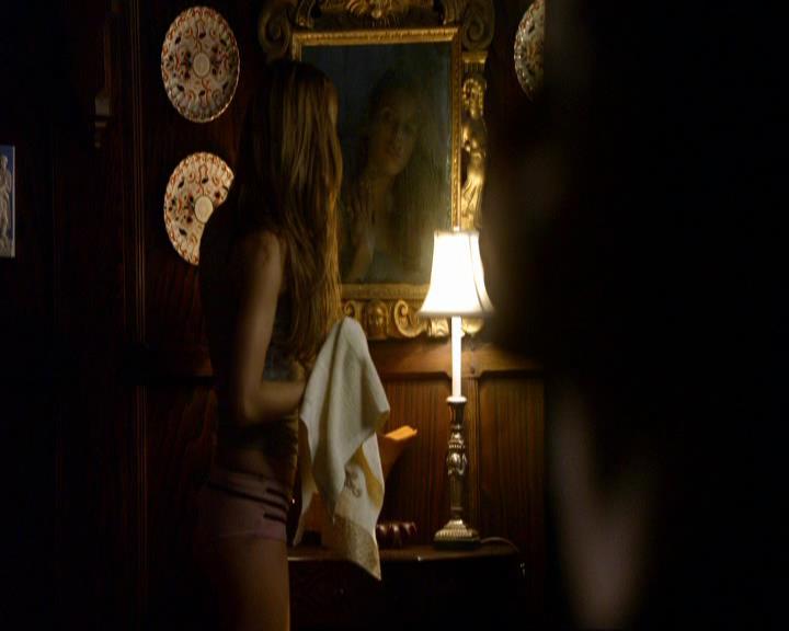 VampireDiariesWorld_dot_org-106LostGirls0924.jpg