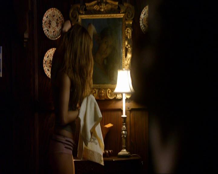VampireDiariesWorld_dot_org-106LostGirls0928.jpg