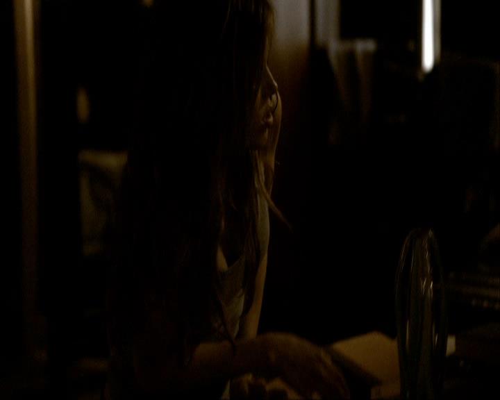 VampireDiariesWorld_dot_org-106LostGirls1386.jpg