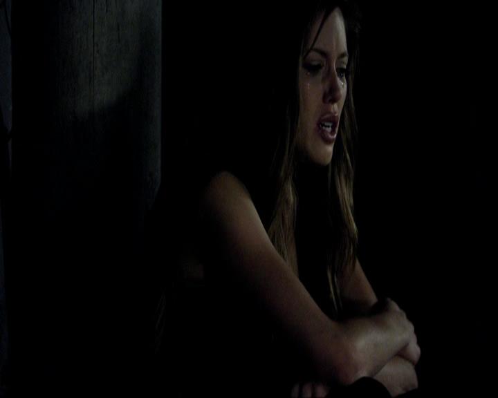 VampireDiariesWorld_dot_org-106LostGirls1952.jpg