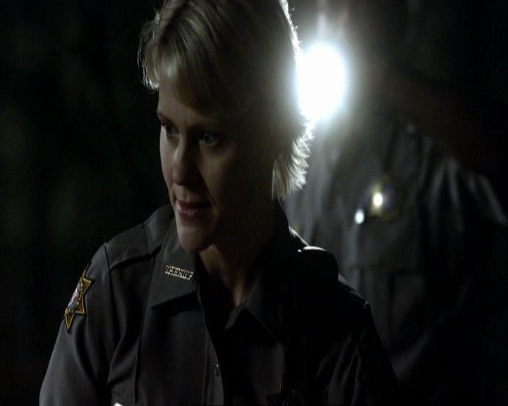 VampireDiariesWorld_dot_org-106LostGirls2130.jpg