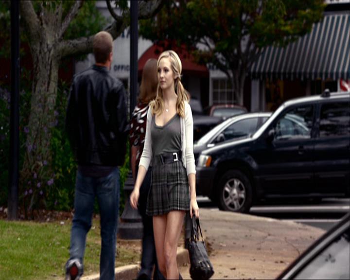 VampireDiariesWorld_dot_org-108-162Candles0751.jpg
