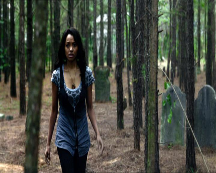 VampireDiariesWorld_dot_org-109HistoryRepeating0089.jpg