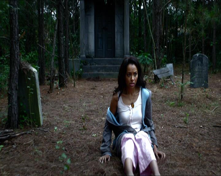 VampireDiariesWorld_dot_org-109HistoryRepeating0140.jpg