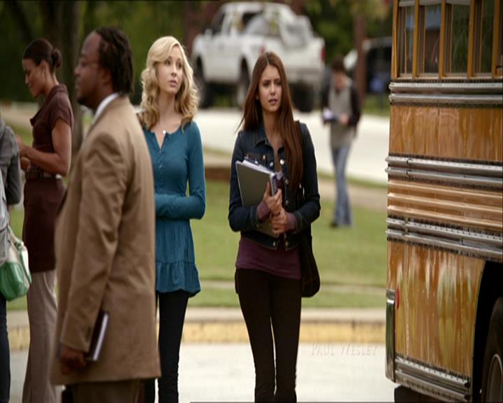 VampireDiariesWorld_dot_org-109HistoryRepeating0159.jpg