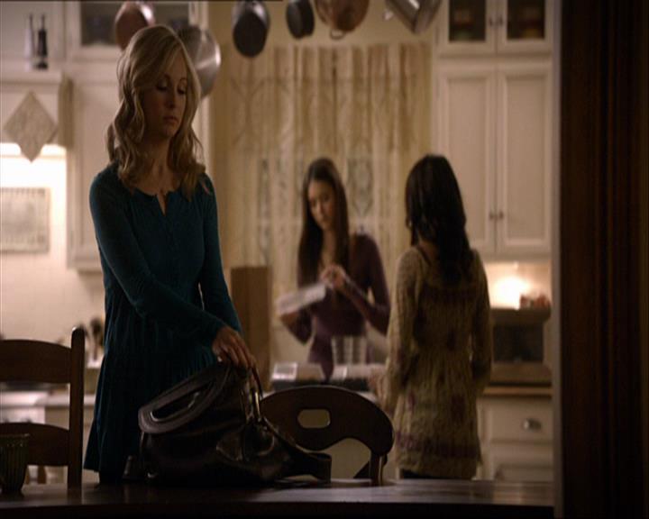 VampireDiariesWorld_dot_org-109HistoryRepeating0991.jpg