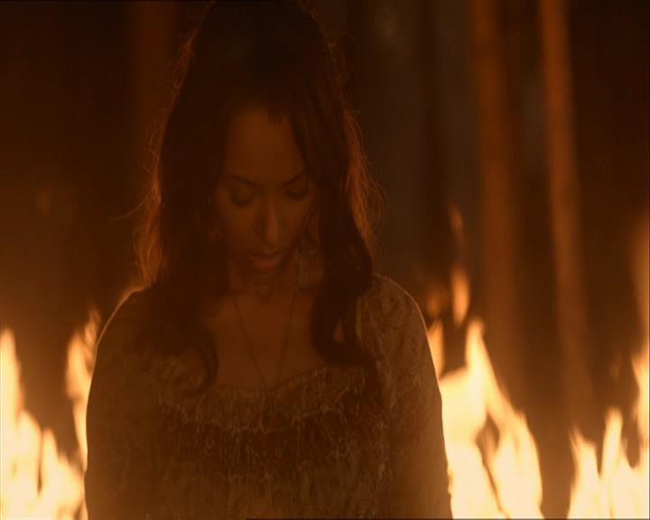 VampireDiariesWorld_dot_org-109HistoryRepeating2011.jpg