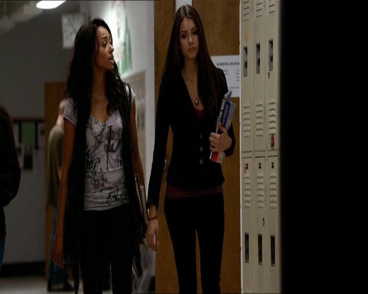 VampireDiariesWorld_dot_org-110TheTurningPoint0360.jpg