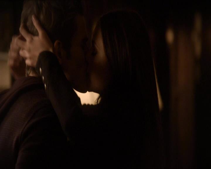 VampireDiariesWorld_dot_org-110TheTurningPoint1734.jpg