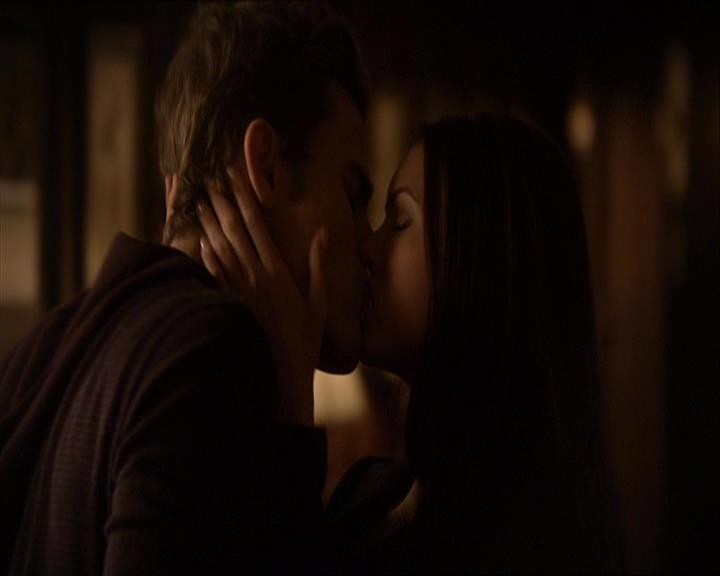 VampireDiariesWorld_dot_org-110TheTurningPoint1736.jpg